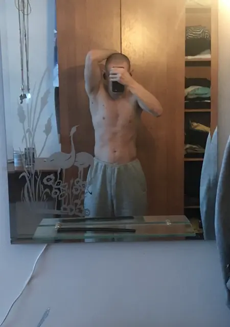 Даня из Перми, мне 20, познакомлюсь без обязательств