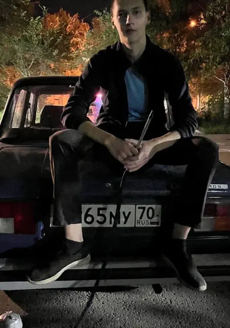 Я Руслан, 19, знакомлюсь без обязательств в Томске