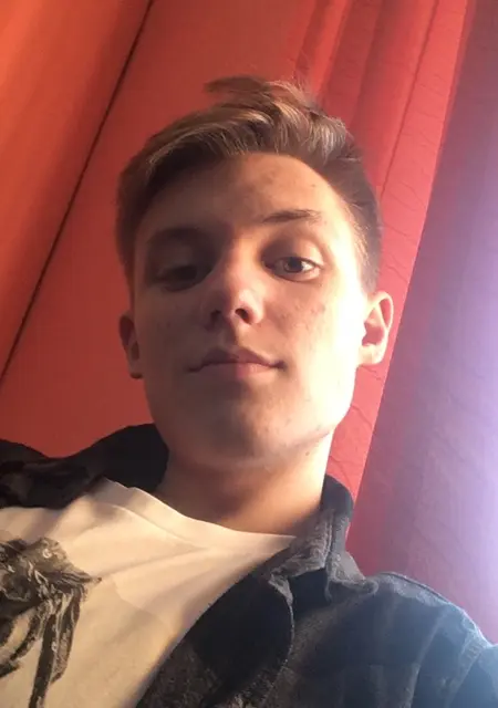 Андрей из Иванова, мне 21, познакомлюсь для общения