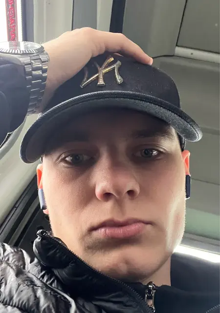 Danil из Сочи, ищу на сайте знакомства на одну ночь