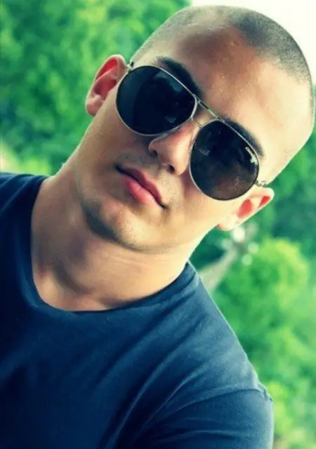 Артём из Якутска, мне 33, познакомлюсь на одну ночь