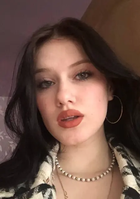 Я Аделяша, 25, знакомлюсь для общения в Казани