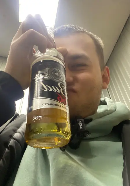 Я Саня, 27, знакомлюсь для общения в Тихвине