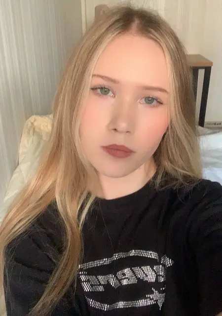 Я Саша, 18, знакомлюсь для общения в Москве
