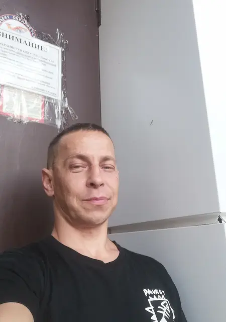 Я Александр, 43, из Воронежа, ищу знакомство для постоянных отношений