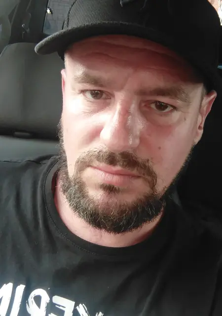 Саня из Костромы, мне 40, познакомлюсь для приятного времяпровождения