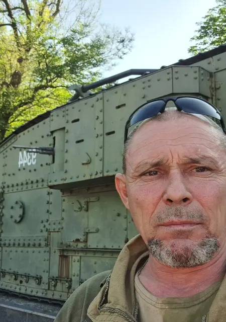 Я Александр, 49, из Донецка, ищу знакомства без обязательств