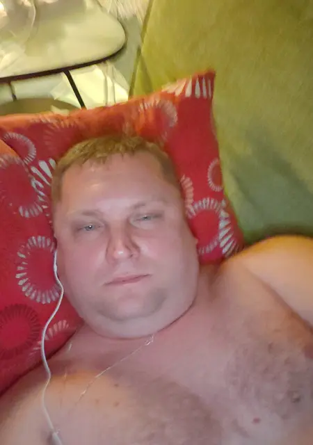 Я Дима, 42, из Кстова, ищу знакомство для приятного времяпровождения