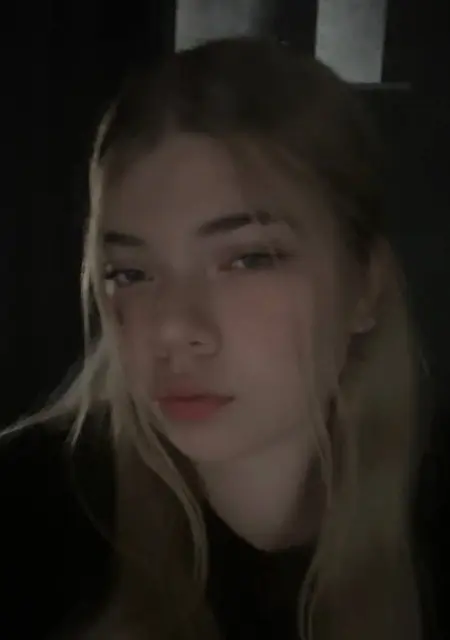Я Алеся, 20, из Москвы, ищу знакомство для общения