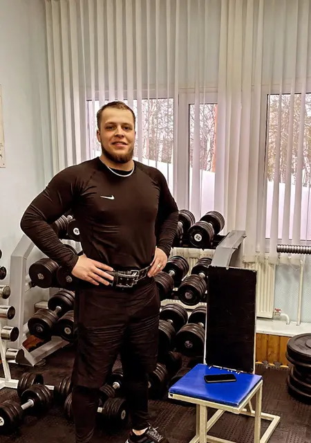 Дмитрий из Тюмени, мне 26, познакомлюсь для приятного времяпровождения