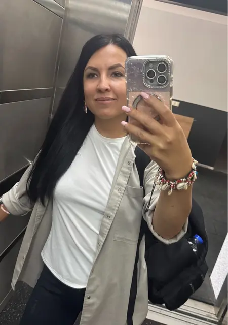 Я Elena, 42, знакомлюсь для постоянных отношений в Москве