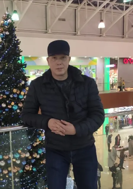 Дим из Саратова, мне 50, познакомлюсь для приятного времяпровождения