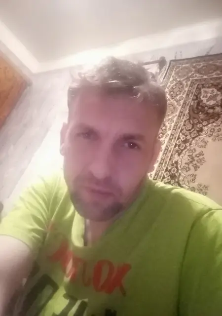 Антон из Балакова, ищу на сайте знакомства без обязательств