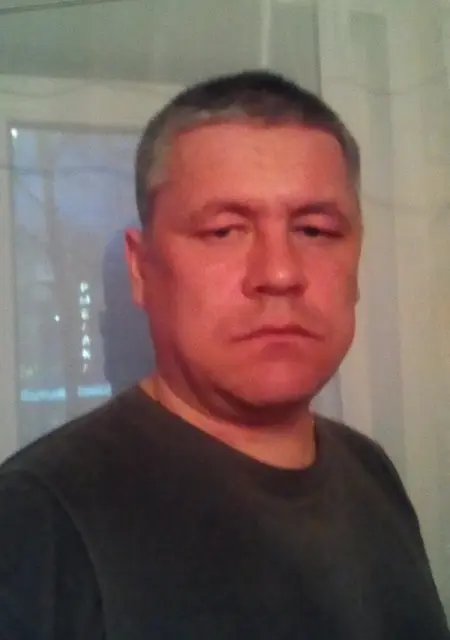 Я Олег, 48, знакомлюсь без обязательств в Воронеже