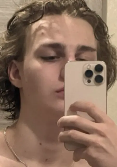 Глеб из Омска, мне 19, познакомлюсь для вирта