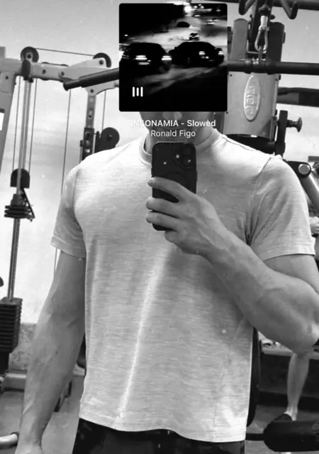 Я Artem, 27, знакомлюсь без обязательств в Красноярске