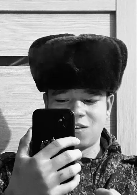 Владимир из Волгограда, мне 19, познакомлюсь без обязательств