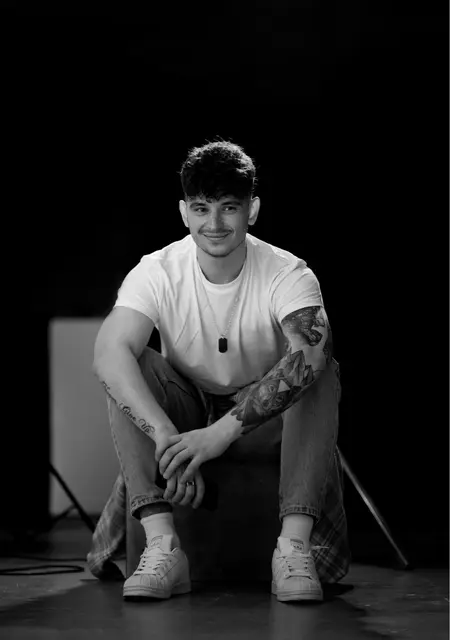 Я Артур, 26, знакомлюсь на одну ночь в Новороссийске