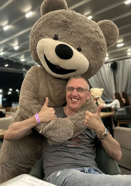 Влад из Санкт-Петербурга, мне 50, познакомлюсь для приятного времяпровождения