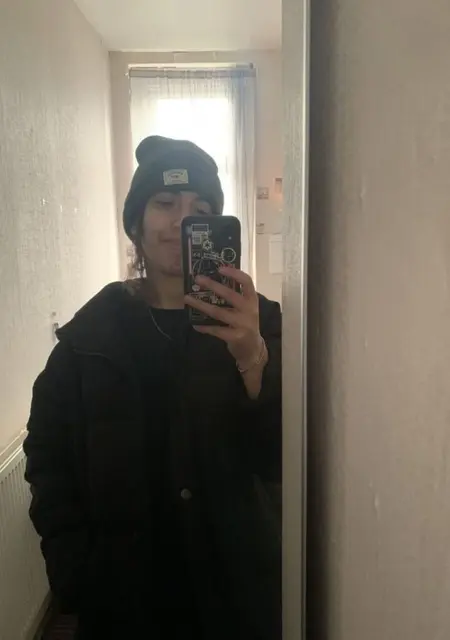 I'm Raz, 23 from London, seeking connections