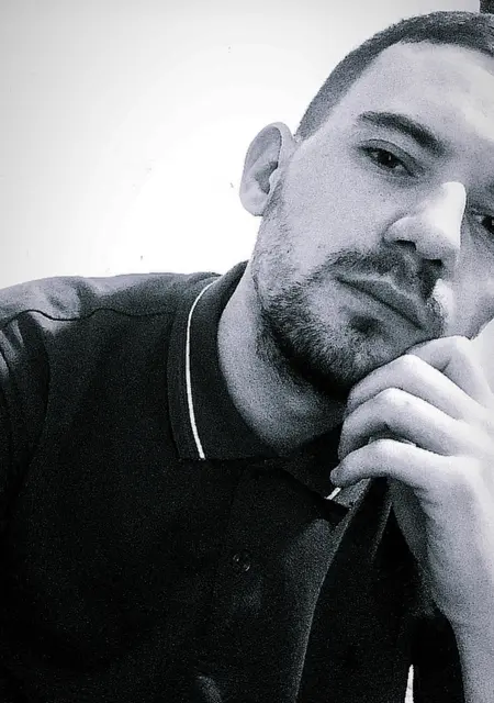 Я Vladislav, 27, знакомлюсь без обязательств в Азове