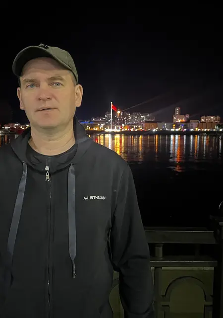 Денис из Благовещенска, ищу на сайте знакомства на одну ночь