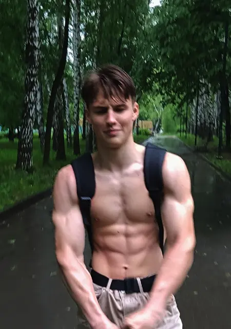 Я Майкл, 21, знакомлюсь на одну ночь в Казани