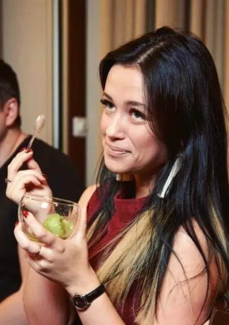 Я Анна, 25, из Москвы, ищу знакомства без обязательств