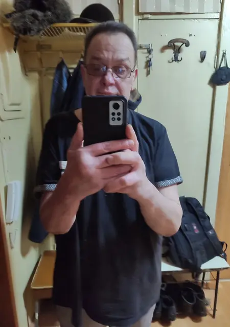 Я Леонид, 52, из Ульяновска, ищу знакомства на одну ночь