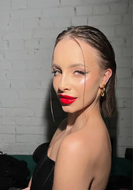 Милена из Екатеринбурга, мне 20, познакомлюсь для общения