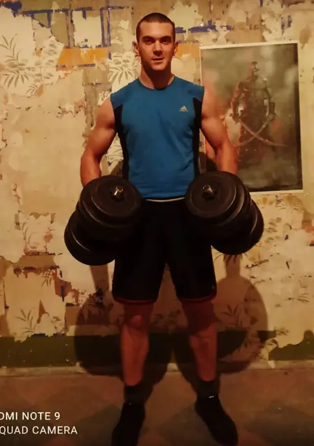 Я Ярослав, 32, знакомлюсь для дружбы в Житомире