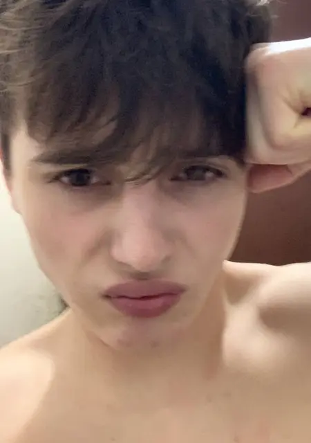 Я Арсений, 20, знакомлюсь без обязательств в Новороссийске