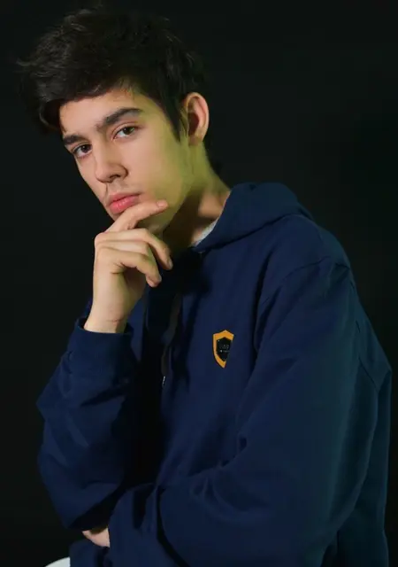 Ricardo из Сланцев, мне 19, познакомлюсь без обязательств