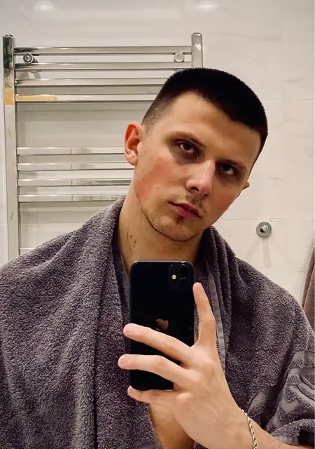 Дмитрий из Геленджика, мне 23, познакомлюсь для дружбы