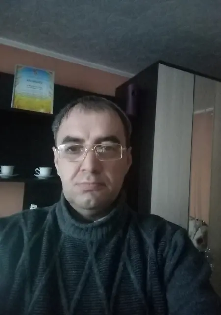 Олег из Каменска-Уральского, ищу на сайте знакомства без обязательств