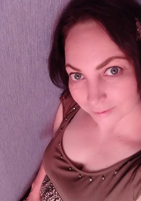 Регина из Екатеринбурга, ищу на сайте знакомства без обязательств