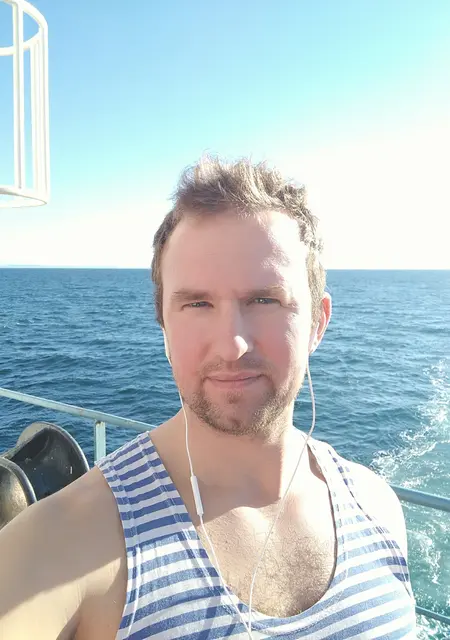 Я Эндрю, 40, из Архангельска, ищу знакомства на одну ночь