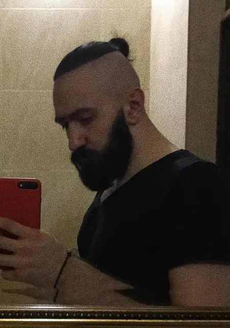 Я Артур, 34, из Пятигорска, ищу знакомство для приятного времяпровождения