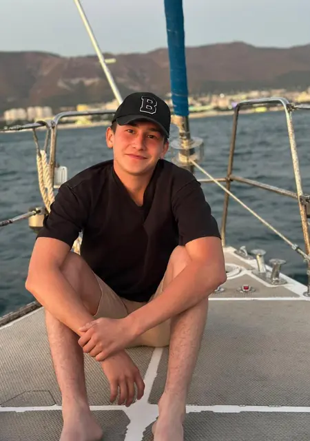 Я Леша, 21, знакомлюсь на одну ночь в Геленджике