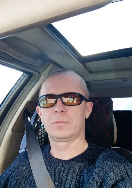 Я Павел, 44, из Троицка, ищу знакомства на одну ночь