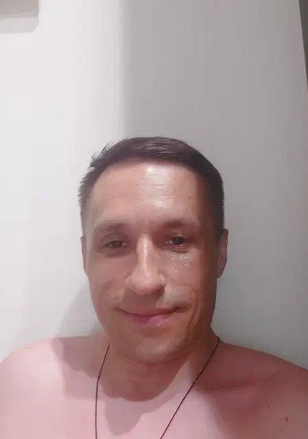 Эрик из Кисловодска, ищу на сайте знакомства на одну ночь