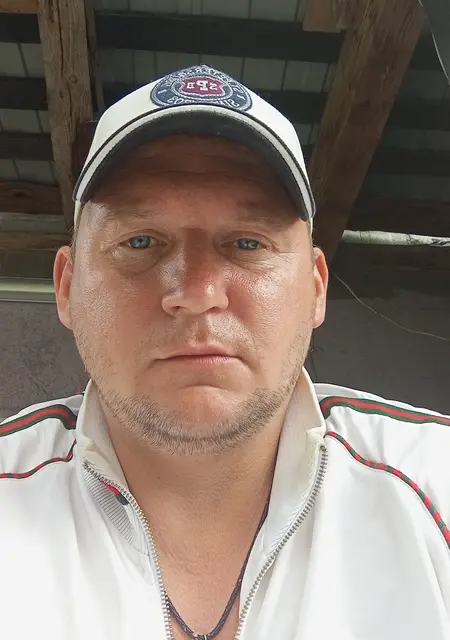 Я Виктор, 38, знакомлюсь без обязательств в Калининграде