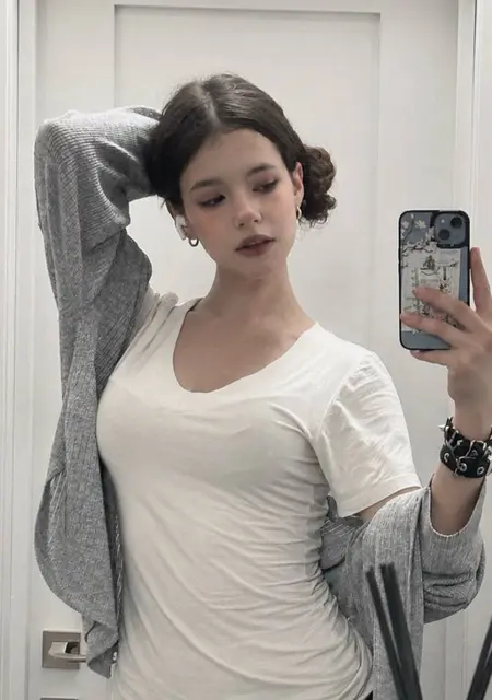 Я Елизавета, 18, знакомлюсь без обязательств в Москве