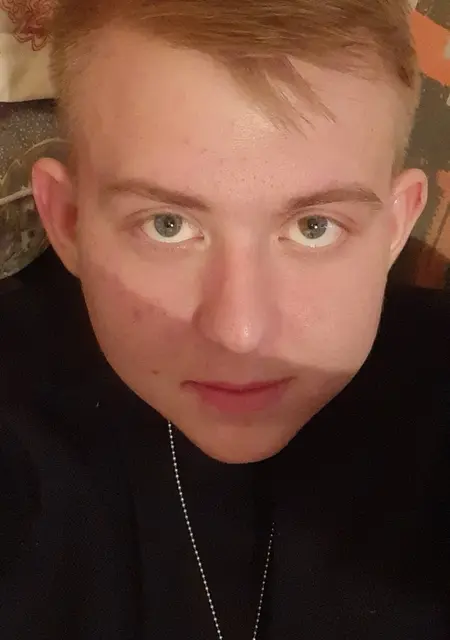 Я Алексей, 27, из Северодвинска, ищу знакомства на одну ночь