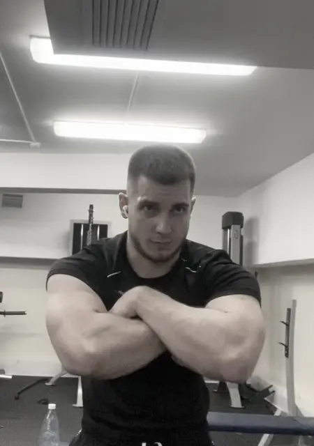 Я Артём, 22, знакомлюсь для общения в Отрадном