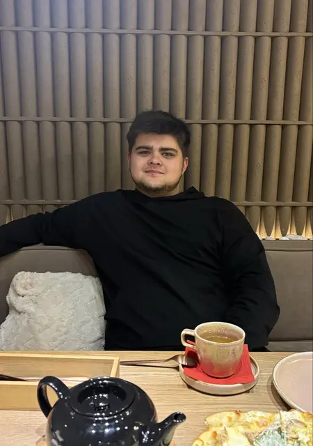 Я Родион, 18, из Москвы, ищу знакомство для общения