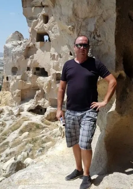 Iulian из Бухареста, мне 45, познакомлюсь