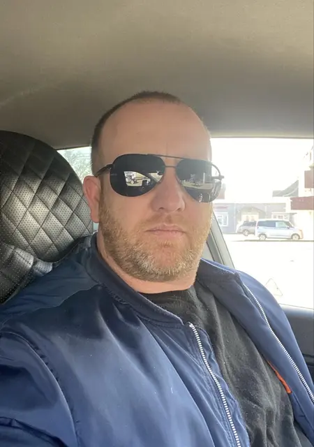 Я Алекс, 39, знакомлюсь без обязательств в Анапе