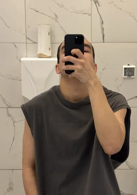 Я Fara, 19, знакомлюсь на одну ночь в Казани