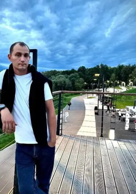 Jon из Санкт-Петербурга, ищу на сайте общение